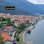 Апартаменты Traumhaftes Ueber Dem Maggiore Fuer Zwei